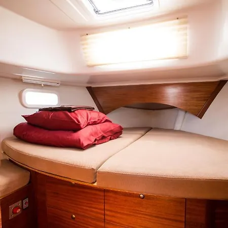Jacht Motorowy Nautika 1000 Vip