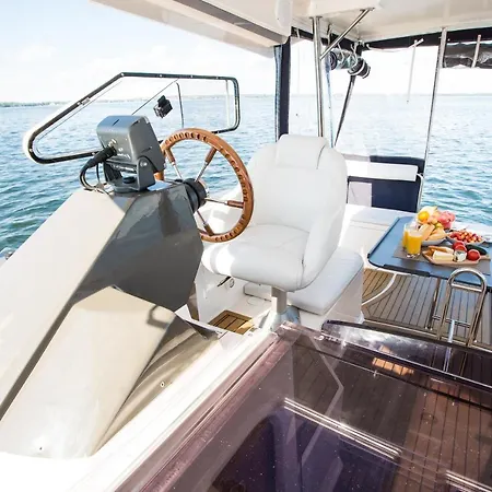 Jacht Motorowy Nautika 1000 Vip Botel Wilkasy (Gizycko)