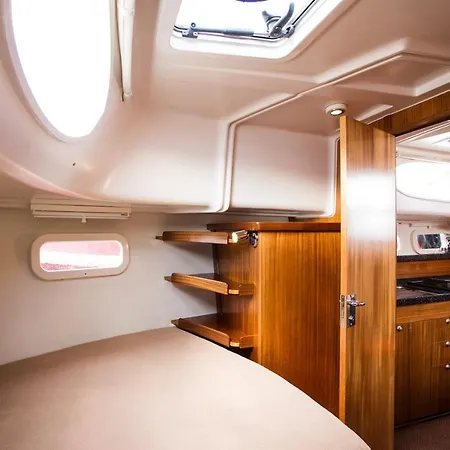 Jacht Motorowy Nautika 1000 Vip